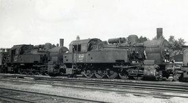 162195 Afbeelding van de stoomlocomotieven nrs. 9601 en 9602 (serie 9600 van de N.S., ex nrs. 94 896 en 94 915 (Reihe ...